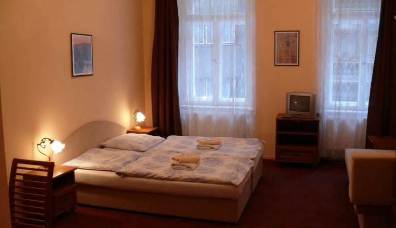 Aaron pension *** Praha