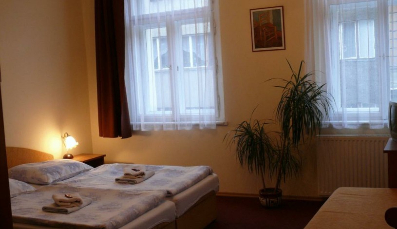 Aaron pension *** Praha