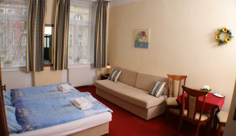 Aaron pension *** Praha - Dreibettzimmer