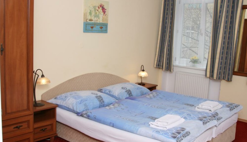 Aaron pension *** Praha - Dreibettzimmer