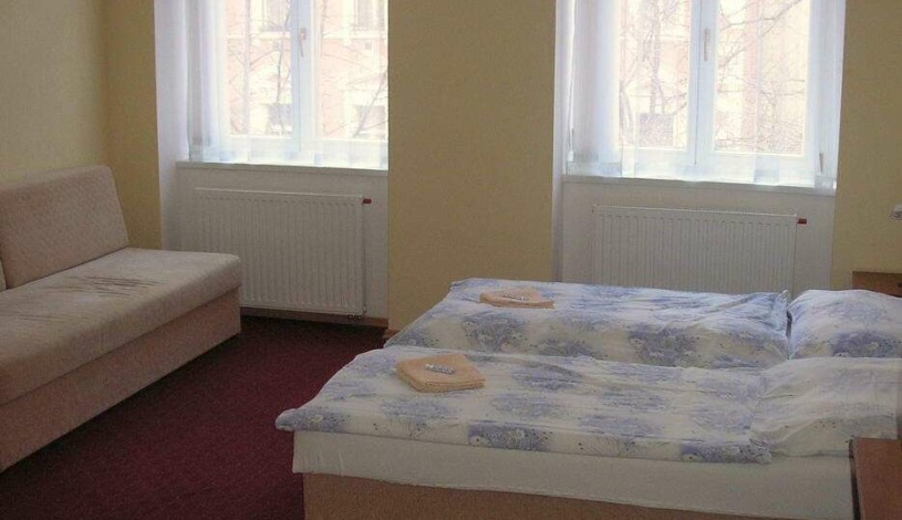 Aaron pension *** Praha - Dreibettzimmer, Vierbettzimmer