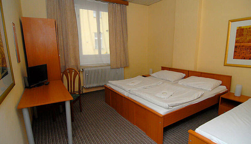 AKÁT Pension & Apartments Praha - Vierbettzimmer