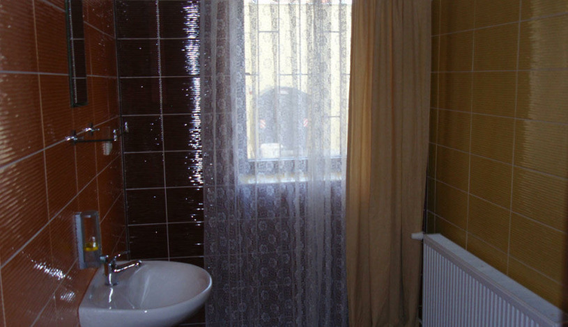 Oáza Resort I. Praha - Pokój 4-osobowy z własną łazienką