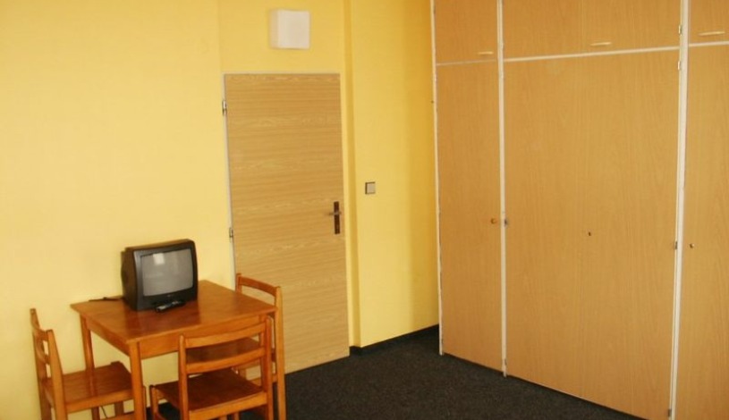 Oáza Resort I. Praha - Pokój 4-osobowy ze wspólną łazienką