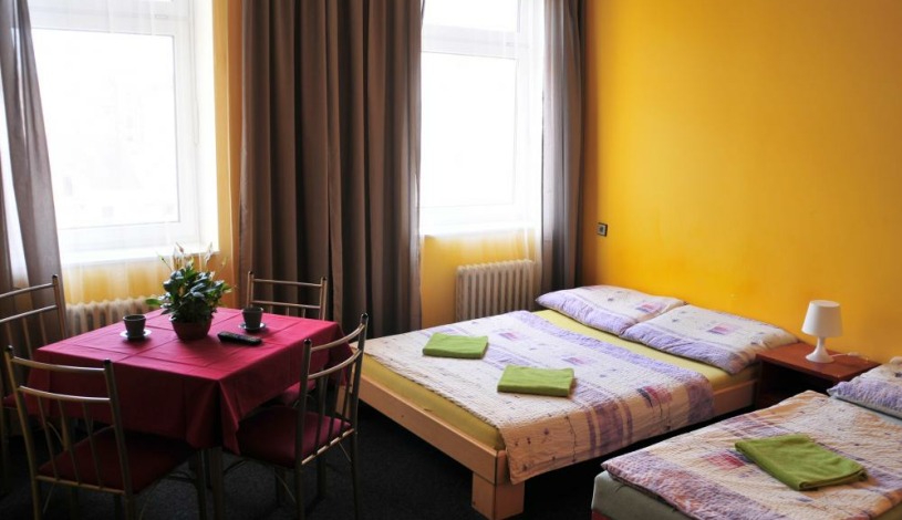 Oáza Resort I. Praha - Pokój 1-osobowy ze wspólną łazienką, Pokój 4-osobowy ze wspólną łazienką