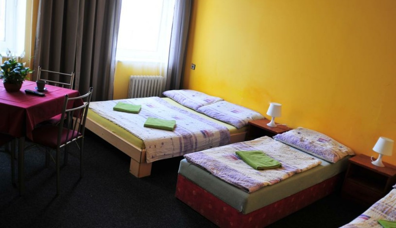 Oáza Resort I. Praha - Pokój 1-osobowy ze wspólną łazienką, Pokój 4-osobowy ze wspólną łazienką