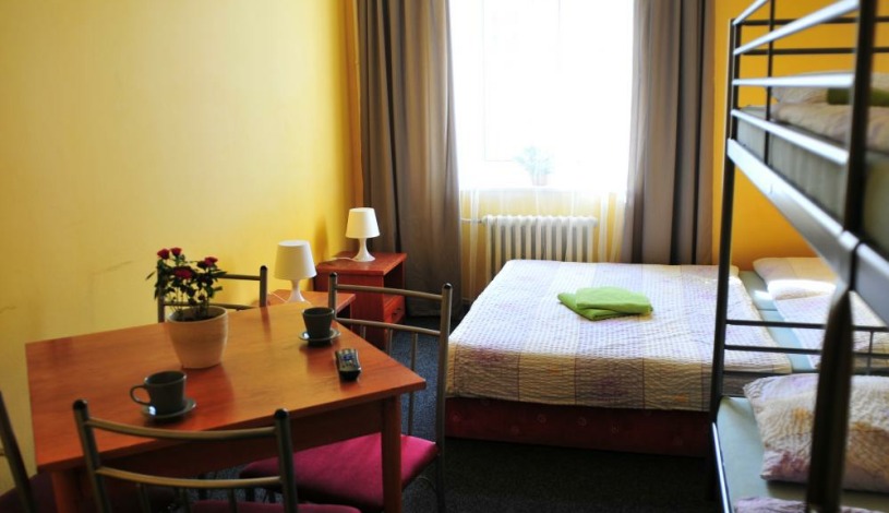 Oáza Resort I. Praha - Pokój 1-osobowy ze wspólną łazienką, Pokój 4-osobowy ze wspólną łazienką