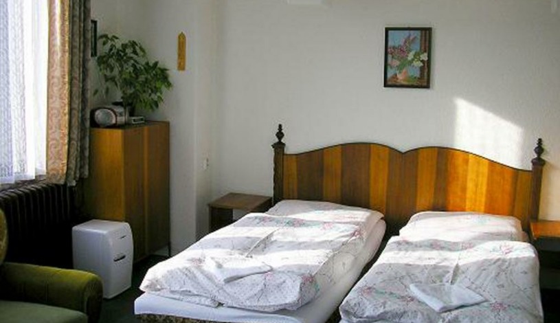 Penzion Ami Brno - Třílůžkový pokoj s přistýlkou, Dvoulůžkový pokoj