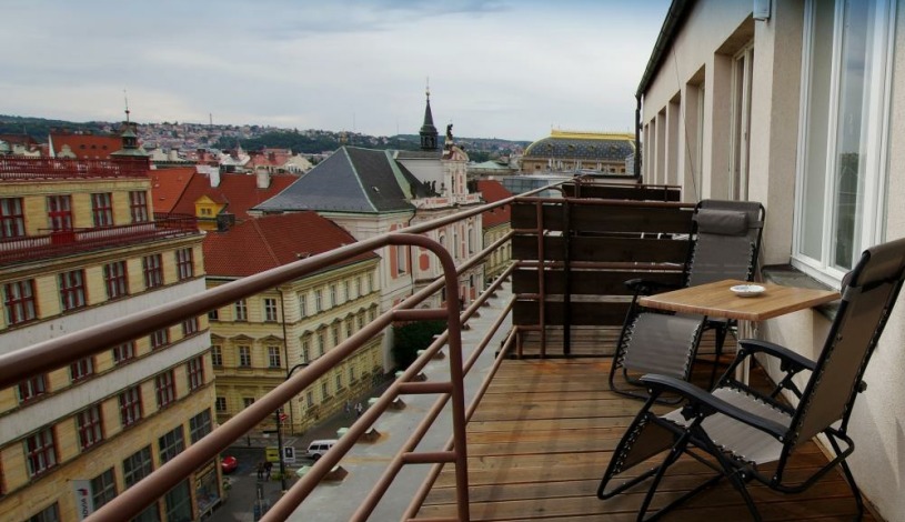 Apartment Kaiser, Národní třída 17 Praha - Apartman 6. patro se 3 ložnicemi a balkonem
