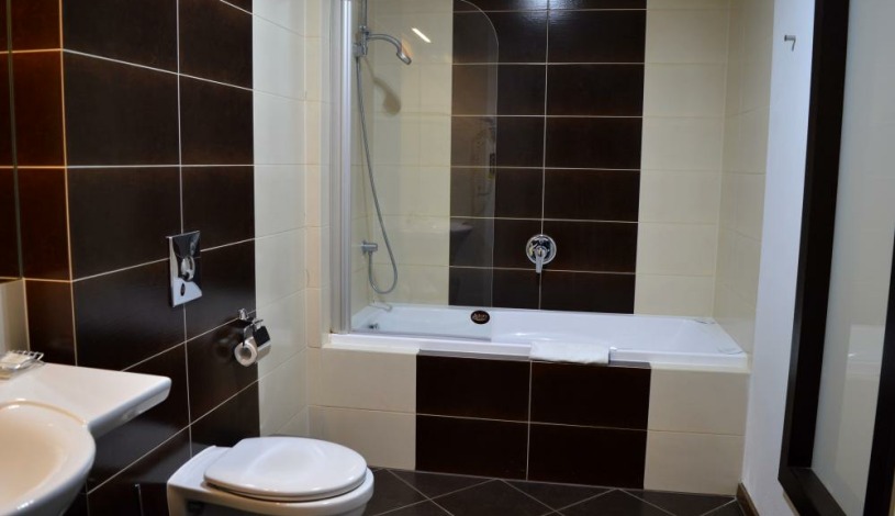 Hotel Astory Plzeň - Apartmá Junior, Dvoulůžkový pokoj Comfort - s vanou
