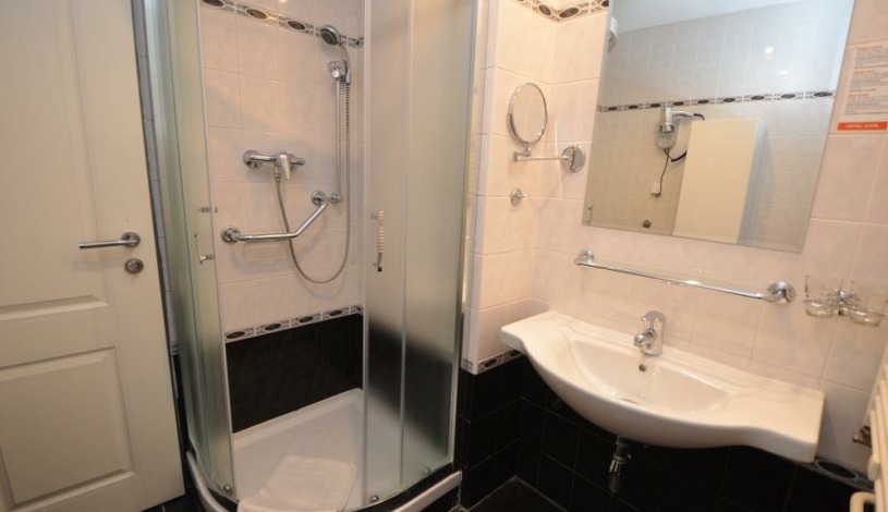 HOTEL AURA PRAHA design & garden wellness pool Praha - Pokój 2-osobowy, Pokój 3-osobowy, Pokój 4-osobowy, Pokój 1-osobowy