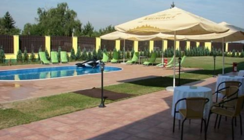 HOTEL AURA PRAHA design & garden wellness pool Praha