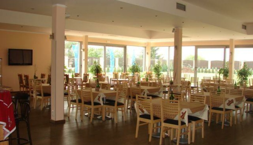 HOTEL AURA PRAHA design & garden wellness pool Praha