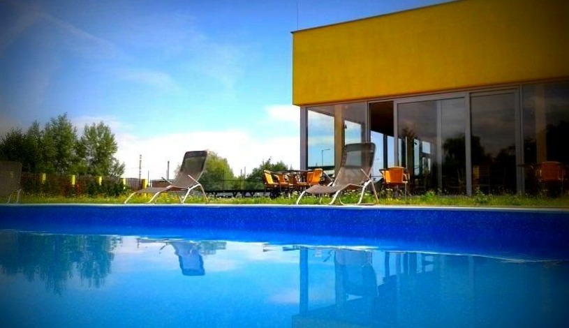 HOTEL AURA PRAHA design & garden wellness pool Praha