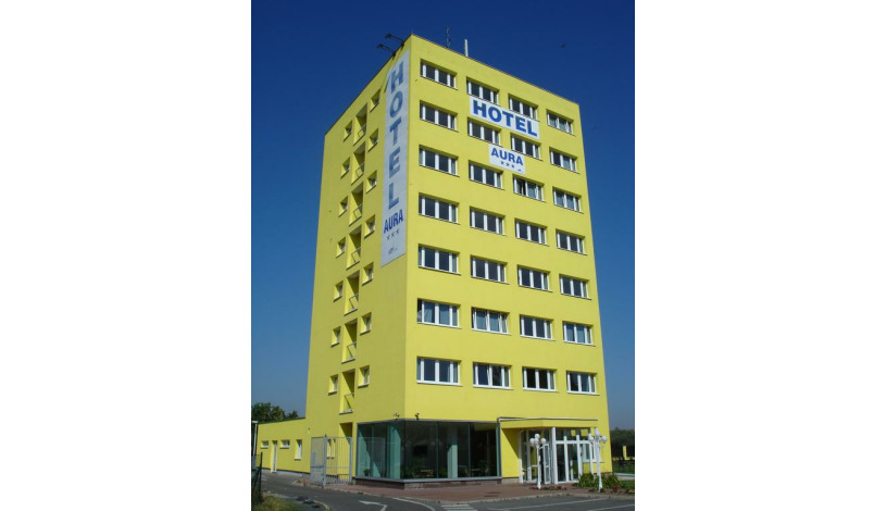 HOTEL AURA PRAHA design & garden wellness pool Praha