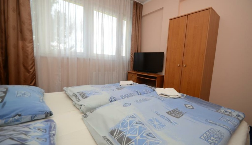 HOTEL AURA PRAHA design & garden wellness pool Praha