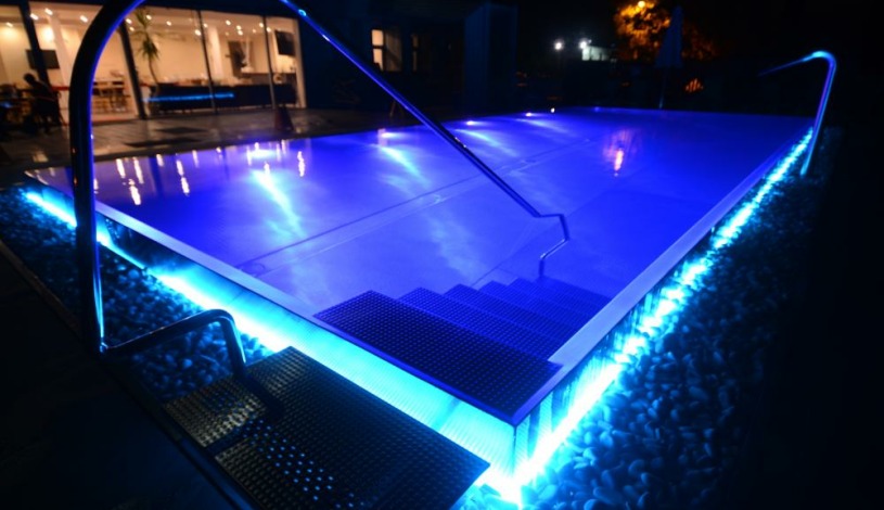 HOTEL AURA PRAHA design & garden wellness pool Praha