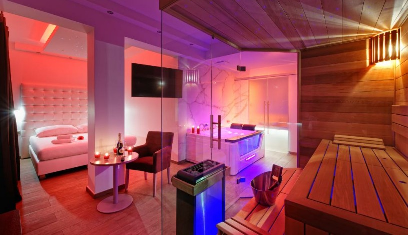 HOTEL AURA PRAHA design & garden wellness pool Praha
