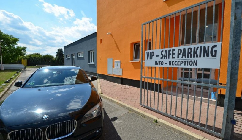 HOTEL AURA PRAHA design & garden wellness pool Praha