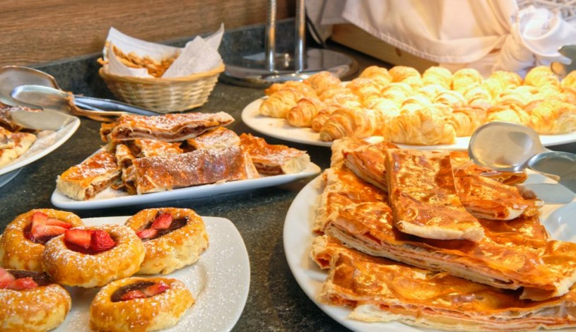 HOTEL AURA PRAHA design & garden wellness pool Praha