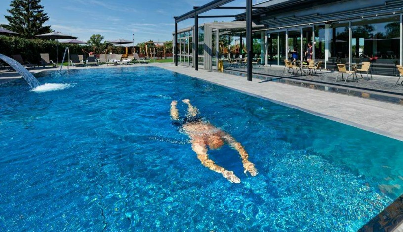 HOTEL AURA PRAHA design & garden wellness pool Praha