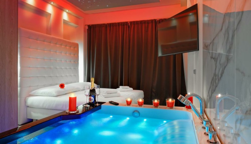 HOTEL AURA PRAHA design & garden wellness pool Praha