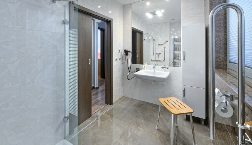 HOTEL AURA PRAHA design & garden wellness pool Praha