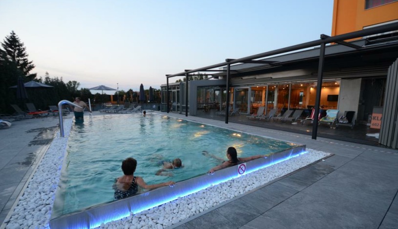 HOTEL AURA PRAHA design & garden wellness pool Praha