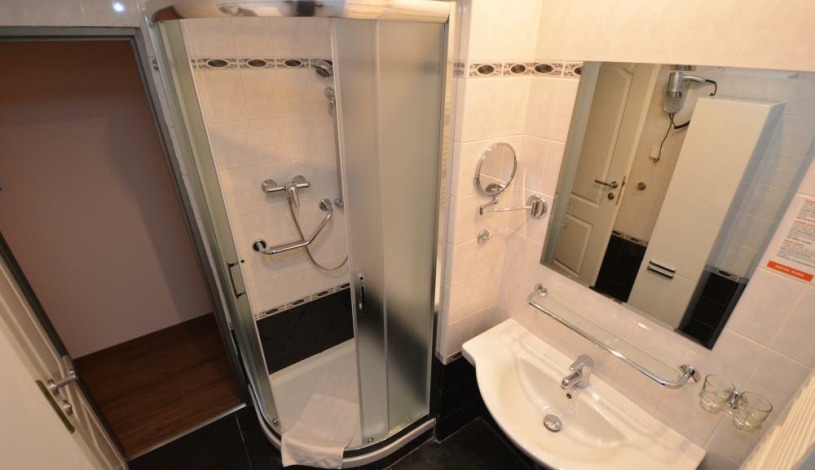 HOTEL AURA PRAHA design & garden wellness pool Praha - Pokój 2-osobowy, Pokój 3-osobowy, Pokój 4-osobowy, Pokój 1-osobowy