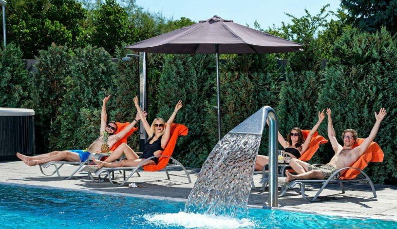 HOTEL AURA PRAHA design & garden wellness pool Praha