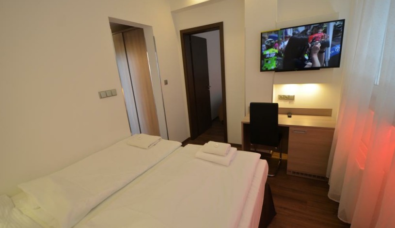 HOTEL AURA PRAHA design & garden wellness pool Praha - Pokój 2-osobowy, Pokój 4-osobowy, Pokój 1-osobowy