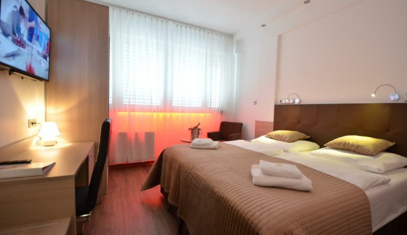 HOTEL AURA PRAHA design & garden wellness pool Praha - Pokój 2-osobowy, Pokój 4-osobowy, Pokój 1-osobowy