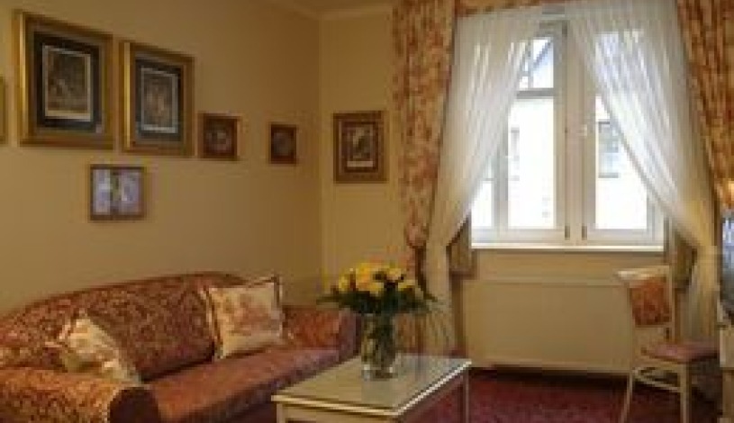 KARLSBAD GRANDE MADONNA (Aura Palace) Karlovy Vary