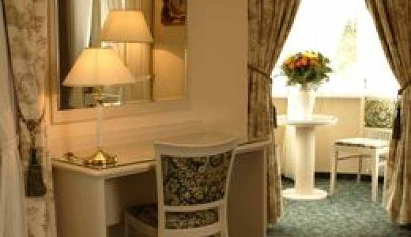 KARLSBAD GRANDE MADONNA (Aura Palace) Karlovy Vary