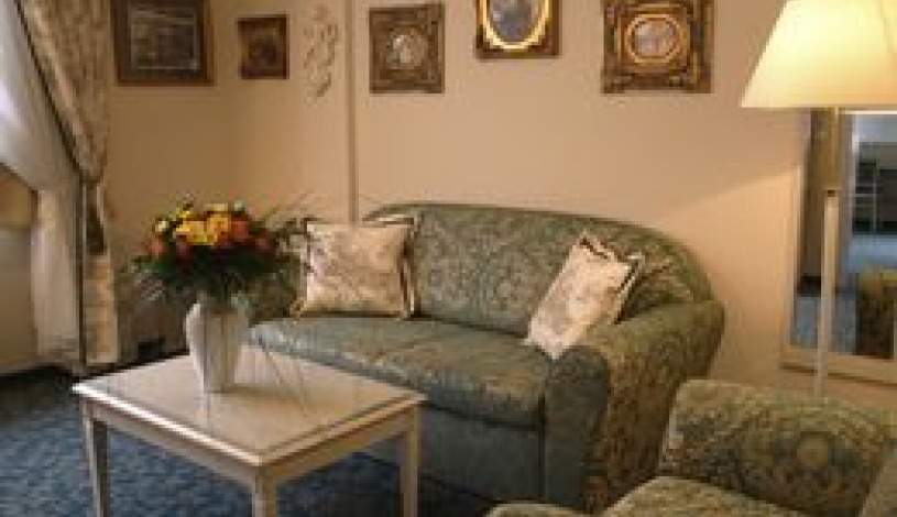 KARLSBAD GRANDE MADONNA (Aura Palace) Karlovy Vary