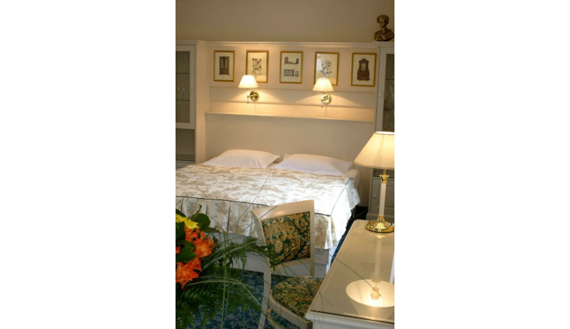 KARLSBAD GRANDE MADONNA (Aura Palace) Karlovy Vary