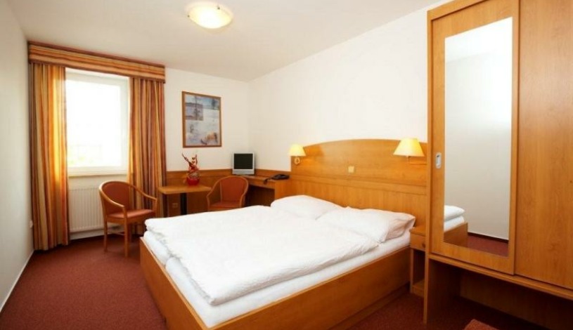 Hotel Avion Praha - 2-lůžkový pokoj (1 osoba), Pokoj pro 2 osoby, Apartmá (2 osoby), Apartmá (4 osoby)