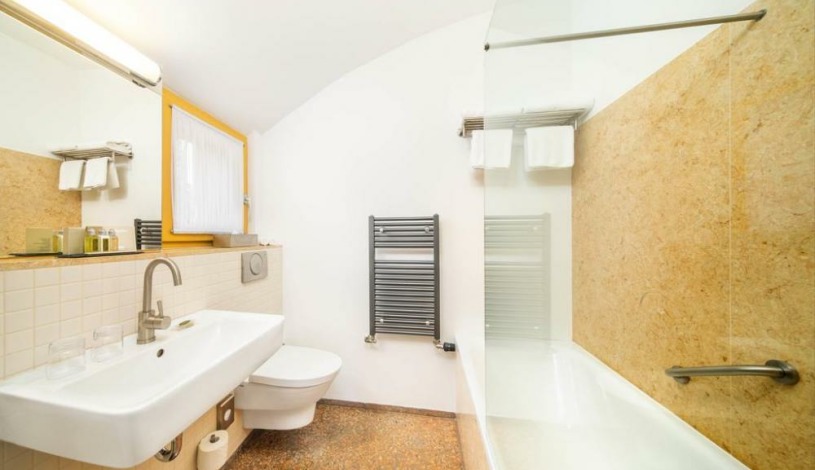 BELLEVUE HOTEL BENEŠOV Benešov