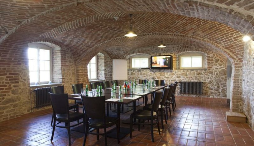 BELLEVUE HOTEL BENEŠOV Benešov