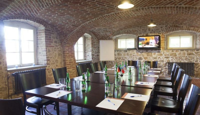 BELLEVUE HOTEL BENEŠOV Benešov