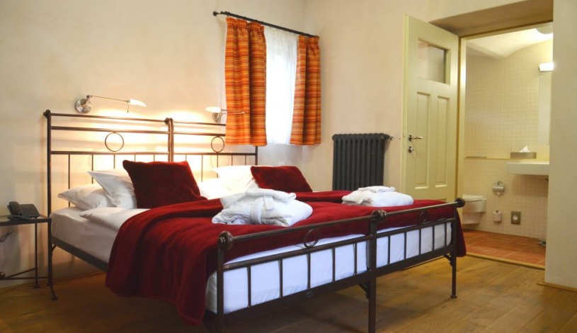 BELLEVUE HOTEL BENEŠOV Benešov