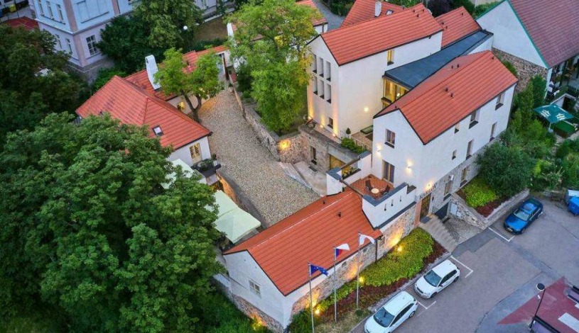 BELLEVUE HOTEL BENEŠOV Benešov