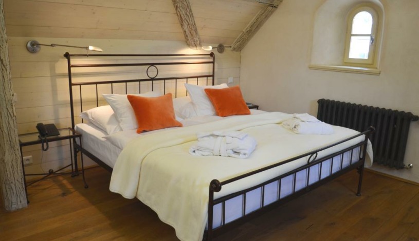 BELLEVUE HOTEL BENEŠOV Benešov