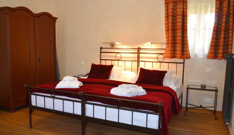 BELLEVUE HOTEL BENEŠOV Benešov - Dvoulůžkový bez přistýlky