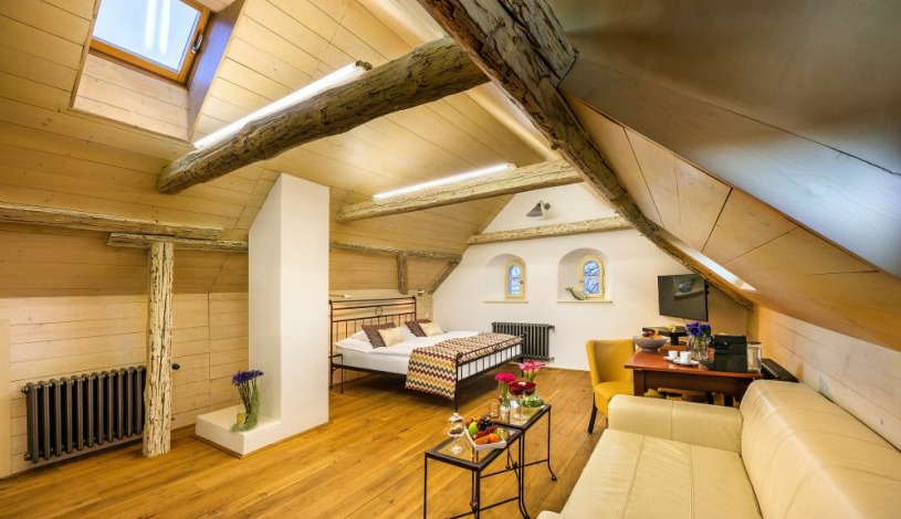 BELLEVUE HOTEL BENEŠOV Benešov