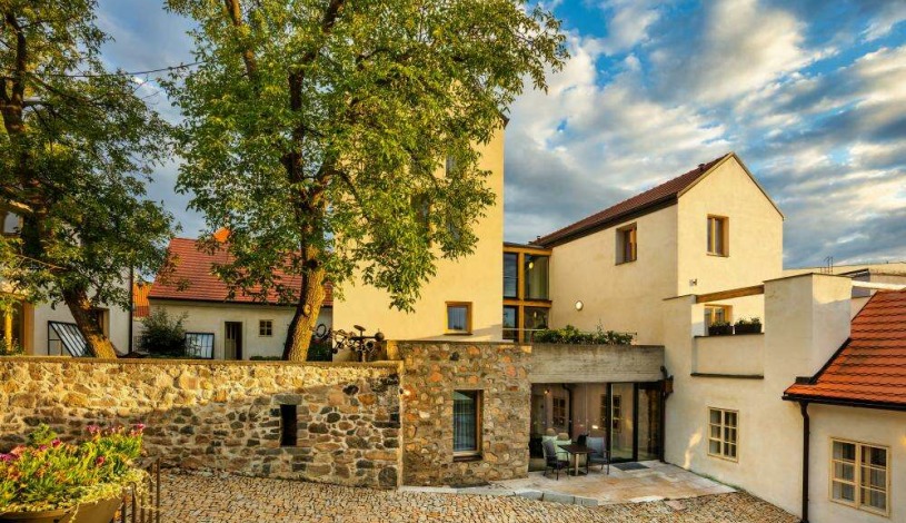 BELLEVUE HOTEL BENEŠOV Benešov