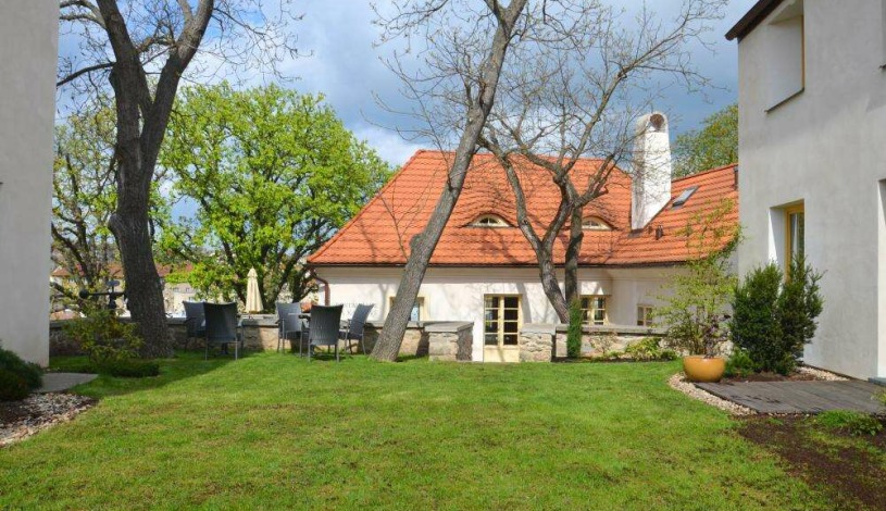 BELLEVUE HOTEL BENEŠOV Benešov