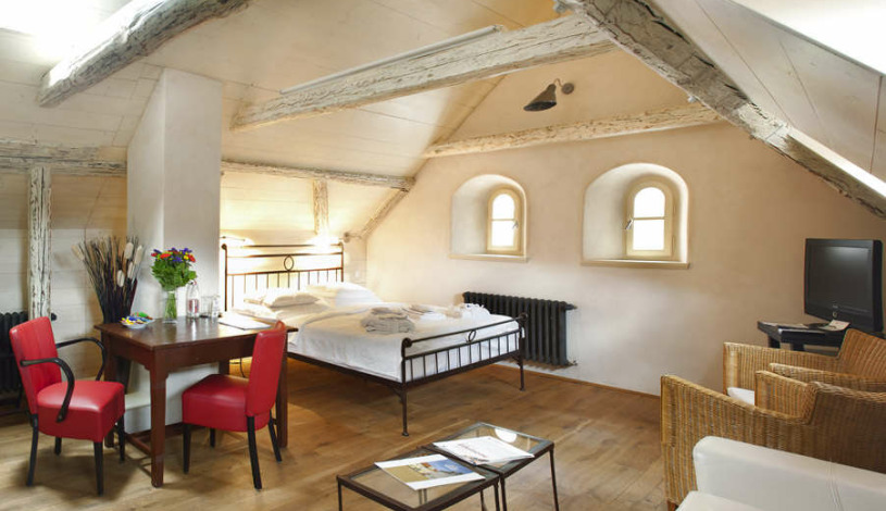 BELLEVUE HOTEL BENEŠOV Benešov