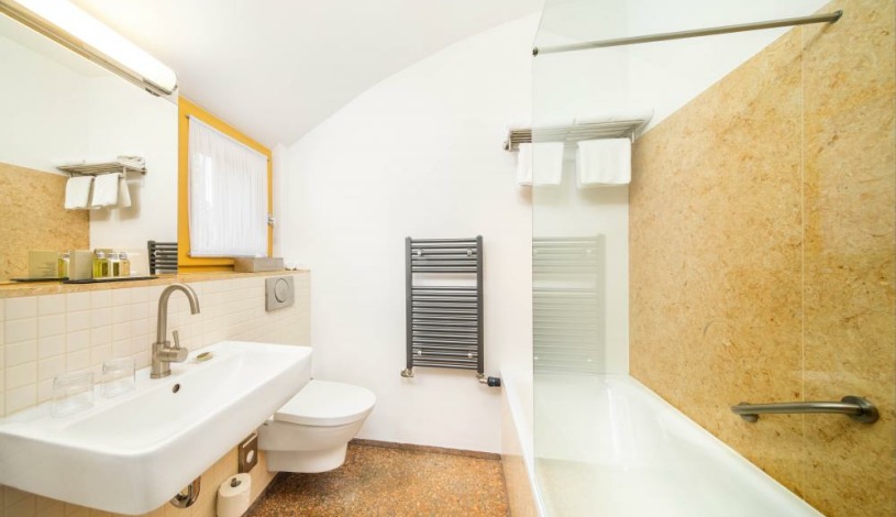 BELLEVUE HOTEL BENEŠOV Benešov