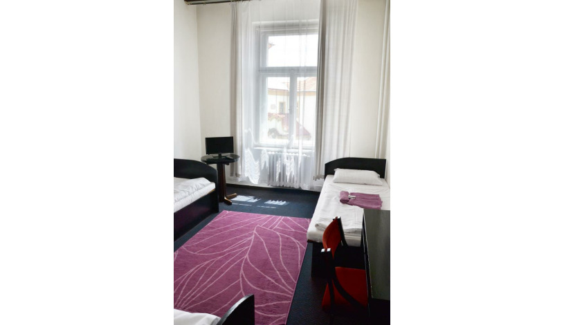 HOTEL POŠTA Benešov - Dvoulůžkový pokoj twin
